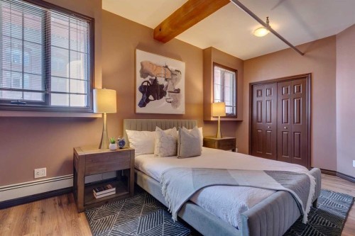 221-220 11 Avenue Se, Calgary, AB - Indoor Photo Showing Bedroom