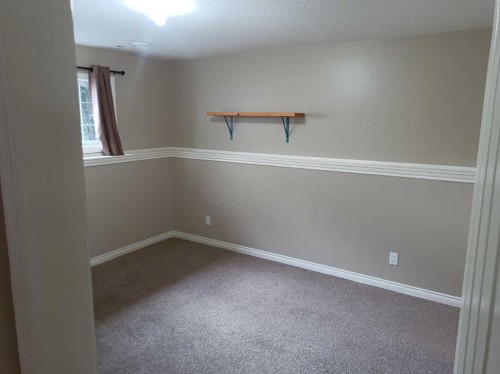2 Holsworth Place, Sylvan Lake, AB - Indoor Photo Showing Other Room