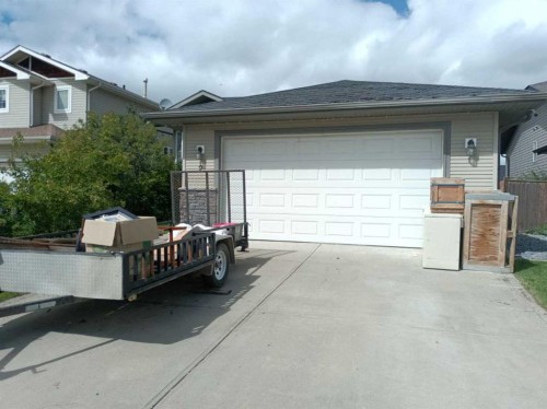 2 Holsworth Place  Sylvan Lake, AB T4S 0C5