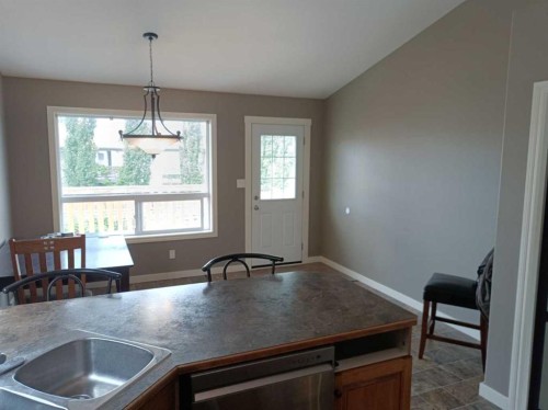 2 Holsworth Place, Sylvan Lake, AB - Indoor