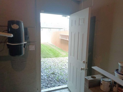 2 Holsworth Place, Sylvan Lake, AB - Indoor