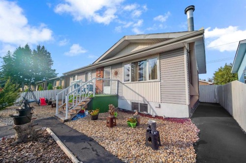 5848 Maddock Drive Ne, Calgary, AB - Outdoor