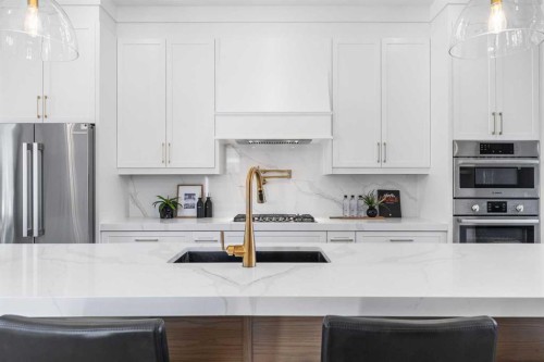 3716 44 Street Sw, Calgary, AB - Indoor Photo Showing Kitchen With Upgraded Kitchen