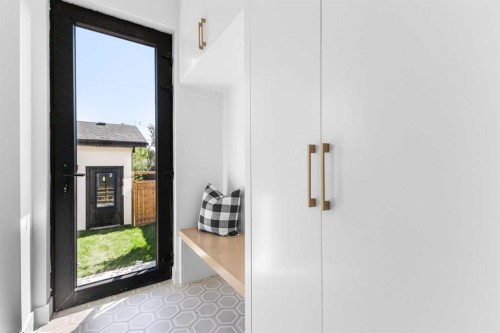 3716 44 Street Sw, Calgary, AB - Indoor Photo Showing Other Room