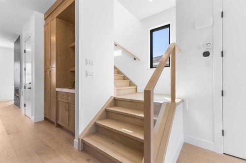 3716 44 Street Sw, Calgary, AB - Indoor Photo Showing Other Room