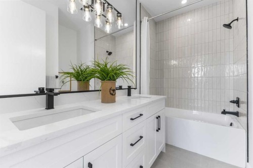 3716 44 Street Sw, Calgary, AB - Indoor Photo Showing Bathroom