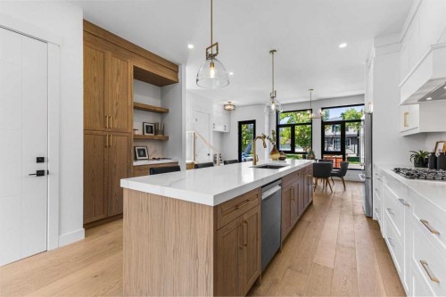3716 44 Street Sw, Calgary, AB - Indoor Photo Showing Kitchen With Upgraded Kitchen