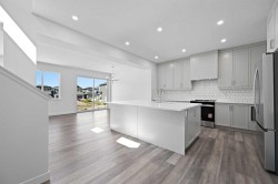 63 Corner Glen Common NE Calgary, AB T3N 2L9