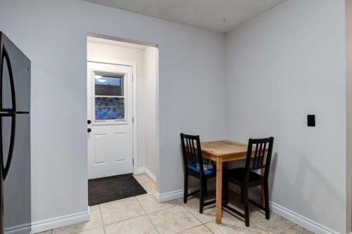 27 Bedfield Close Ne, Calgary, AB - Indoor