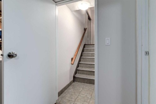 27 Bedfield Close Ne, Calgary, AB - Indoor Photo Showing Other Room