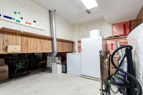27 Bedfield Close Ne, Calgary, AB - Indoor