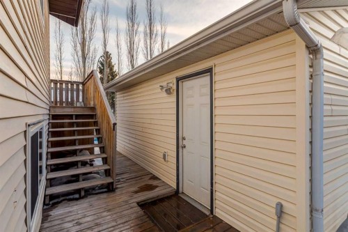 27 Bedfield Close Ne, Calgary, AB - Outdoor With Exterior