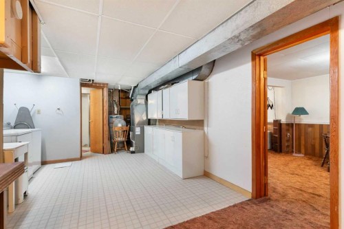 16 Chatham Drive Nw, Calgary, AB - Indoor