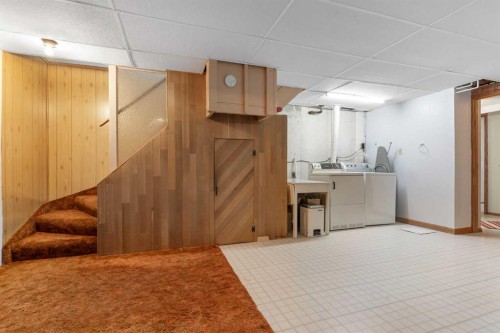 16 Chatham Drive Nw, Calgary, AB - Indoor