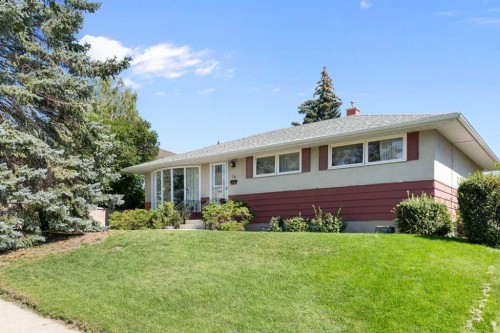 16 Chatham Drive Nw, Calgary, AB - Outdoor