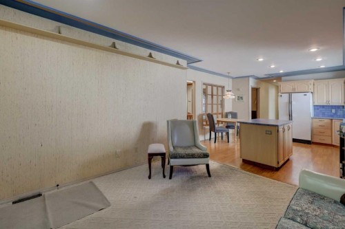 76 Edgeland Road Nw, Calgary, AB - Indoor