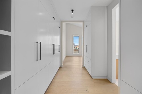 30 Greenwich Row Nw, Calgary, AB - Indoor Photo Showing Other Room