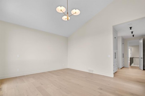 30 Greenwich Row Nw, Calgary, AB - Indoor Photo Showing Other Room