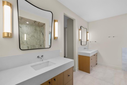 30 Greenwich Row Nw, Calgary, AB - Indoor Photo Showing Bathroom