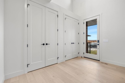 30 Greenwich Row Nw, Calgary, AB - Indoor Photo Showing Other Room