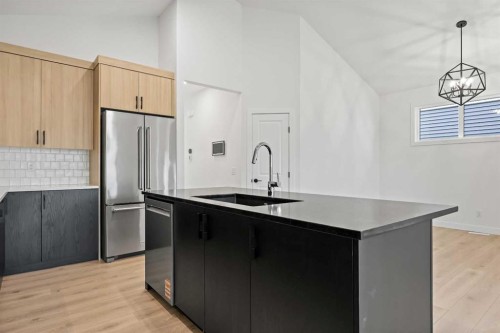 116 Mitchell Walk Nw, Calgary, AB - Indoor Photo Showing Kitchen With Upgraded Kitchen