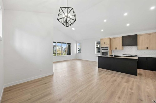 116 Mitchell Walk Nw, Calgary, AB - Indoor Photo Showing Kitchen