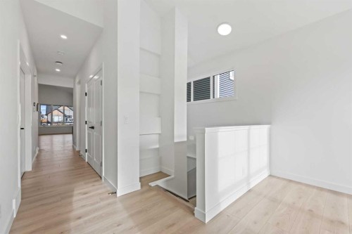 116 Mitchell Walk Nw, Calgary, AB - Indoor Photo Showing Other Room