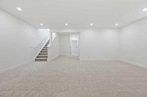 116 Mitchell Walk Nw, Calgary, AB - Indoor Photo Showing Other Room