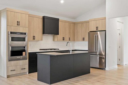 116 Mitchell Walk Nw, Calgary, AB - Indoor Photo Showing Kitchen