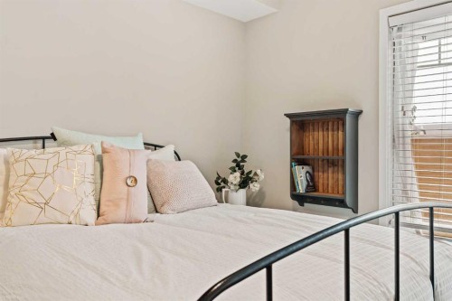 204-10 Mahogany Mews Se, Calgary, AB - Indoor Photo Showing Bedroom