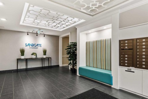 204-10 Mahogany Mews Se, Calgary, AB - Indoor Photo Showing Other Room