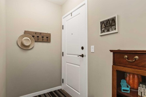 204-10 Mahogany Mews Se, Calgary, AB - Indoor Photo Showing Other Room