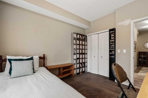 204-10 Mahogany Mews Se, Calgary, AB - Indoor Photo Showing Bedroom