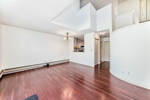 10-305 Village Mews Sw, Calgary, AB - Indoor Photo Showing Other Room