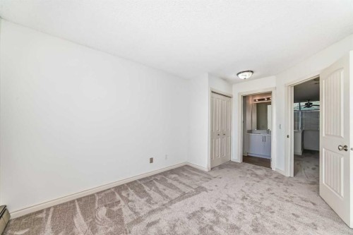 10-305 Village Mews Sw, Calgary, AB - Indoor Photo Showing Other Room
