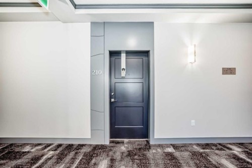 210-8355 19 Avenue Sw, Calgary, AB - Indoor Photo Showing Other Room