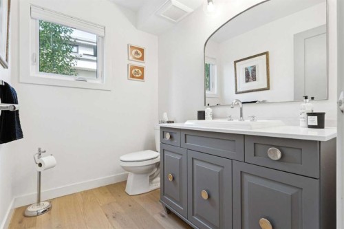 12215 Lake Erie Way Se, Calgary, AB - Indoor Photo Showing Bathroom