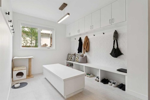 12215 Lake Erie Way Se, Calgary, AB - Indoor