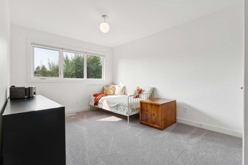 12215 Lake Erie Way Se, Calgary, AB - Indoor Photo Showing Bedroom