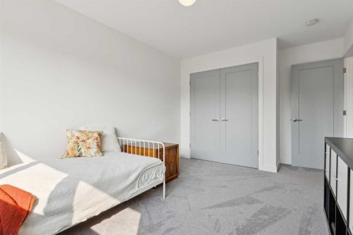 12215 Lake Erie Way Se, Calgary, AB - Indoor Photo Showing Bedroom