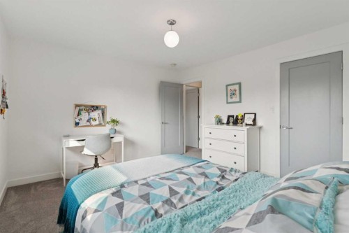 12215 Lake Erie Way Se, Calgary, AB - Indoor Photo Showing Bedroom