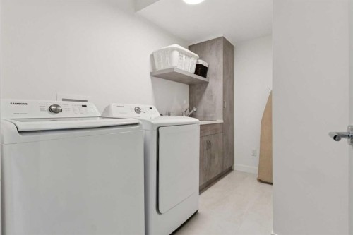 12215 Lake Erie Way Se, Calgary, AB - Indoor Photo Showing Laundry Room
