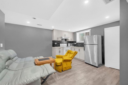 6022 Martingrove Road Ne, Calgary, AB - Indoor