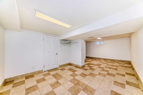 42 Ypres Green Sw, Calgary, AB - Indoor