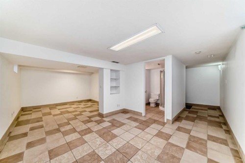 42 Ypres Green Sw, Calgary, AB - Indoor Photo Showing Other Room