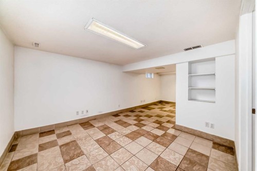 42 Ypres Green Sw, Calgary, AB - Indoor Photo Showing Other Room
