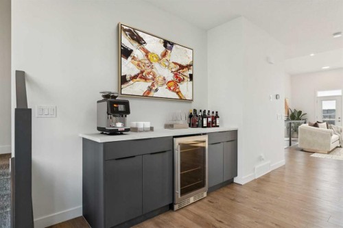 228 Sovereign Common Sw, Calgary, AB - Indoor Photo Showing Other Room