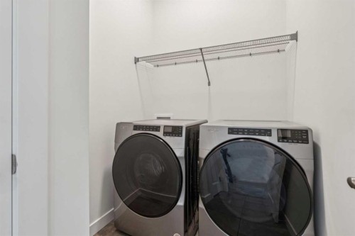 228 Sovereign Common Sw, Calgary, AB - Indoor Photo Showing Laundry Room