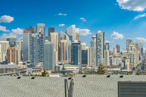 228 Sovereign Common Sw, Calgary, AB - Outdoor With Facade