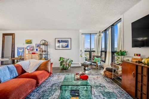 405-1334 13 Avenue Sw, Calgary, AB - Indoor Photo Showing Living Room